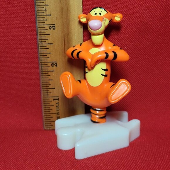 McDonalds Happy Meal Toy Tigger Disneys Winnie the Pooh Seasons of Giving Figuri - Picture 8 of 14